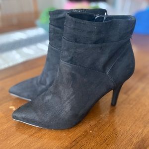 🖤 FERGIE Sacha Black Faux Suede Stiletto Booties